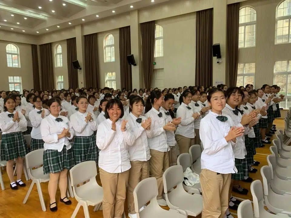 Students from Chongshi Girls' School in China