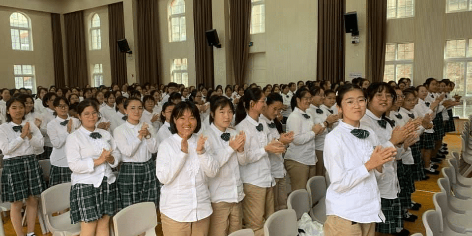 Students from Chongshi Girls' School in China
